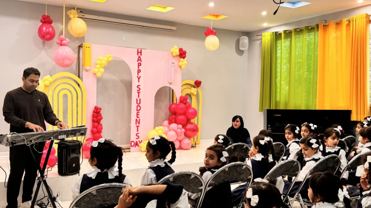 روز دانش آموز در دبستان روشنگران 6 روشنگران روز دانش آموز